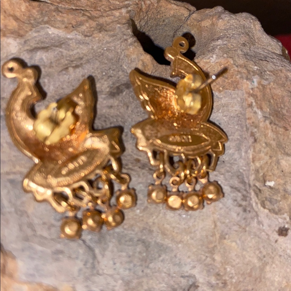 Vintage AVON GoldTone Peacock Dangling Purple Rhinestones Post Earrings - Picture 4 of 4